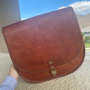 Urban Leather Crossbody Saddle Bag